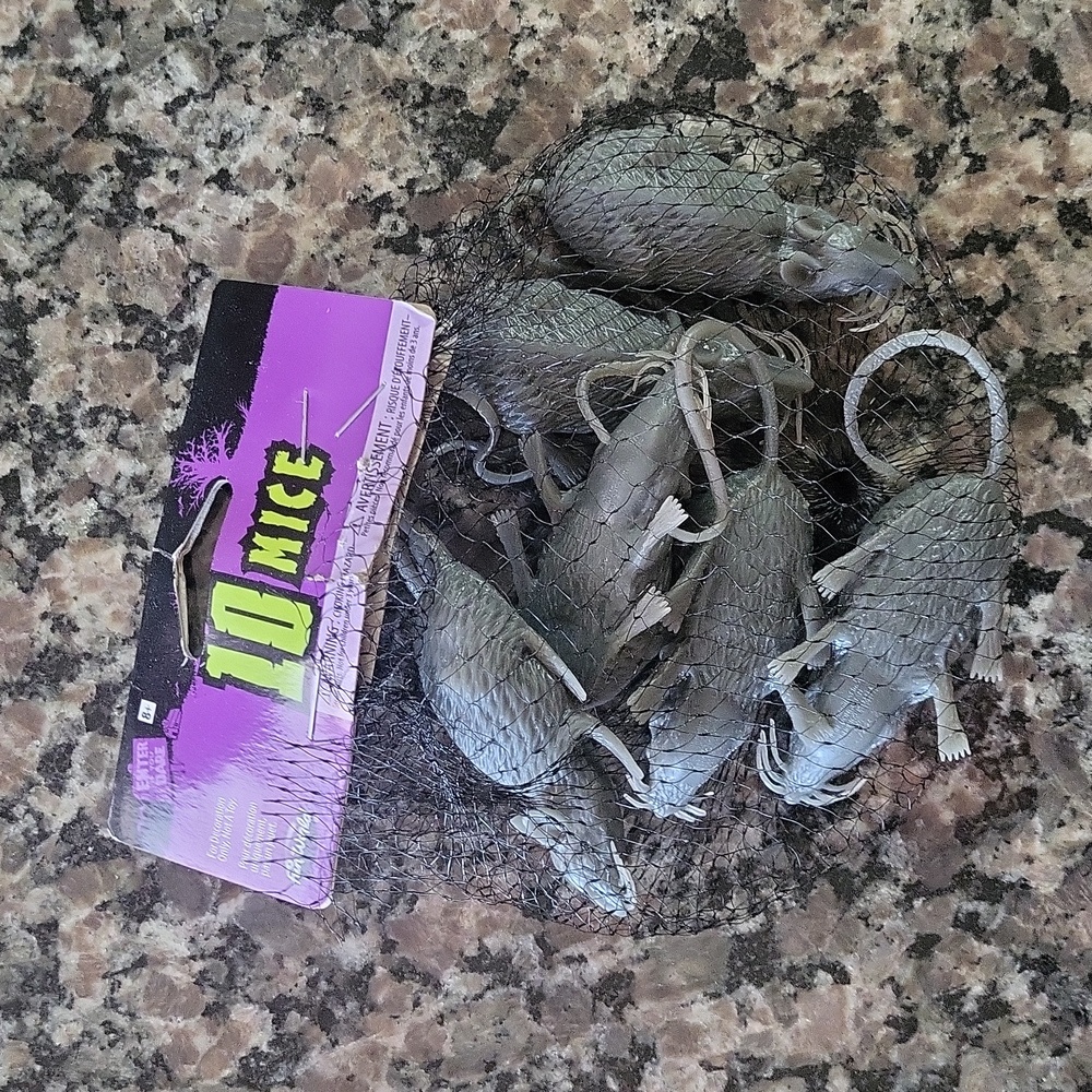 Lot of 6 (NOT !0) plastic MICE Gray each 3 inches in length new w wiskers